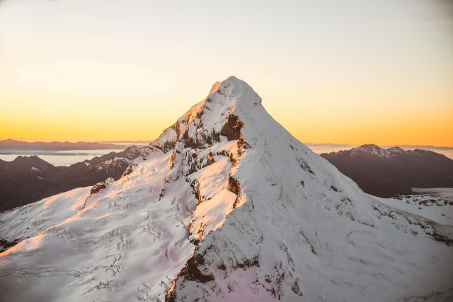 Queenstown: Sunrise Glacier Scenic Flight - Why the guaranteed window seat matters