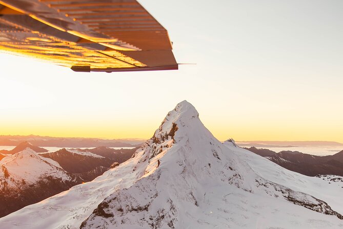 Queenstown Sunrise Glacier Scenic Flight by Glenorchy Air - The Olivine Ice Plateau and Arawhata River