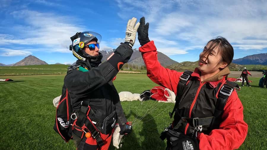 Queenstown: Tandem Skydive Experience - The human side of a frightening activity
