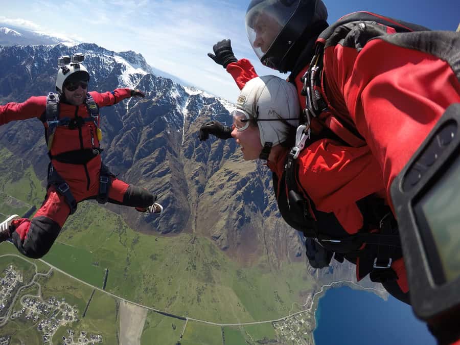 Queenstown: Tandem Skydive Experience - Up to 60 seconds of freefall