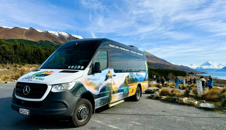 Queenstown to Christchurch via Mt Cook One-Way Tour - Lake Tekapo gets only 10 minutes