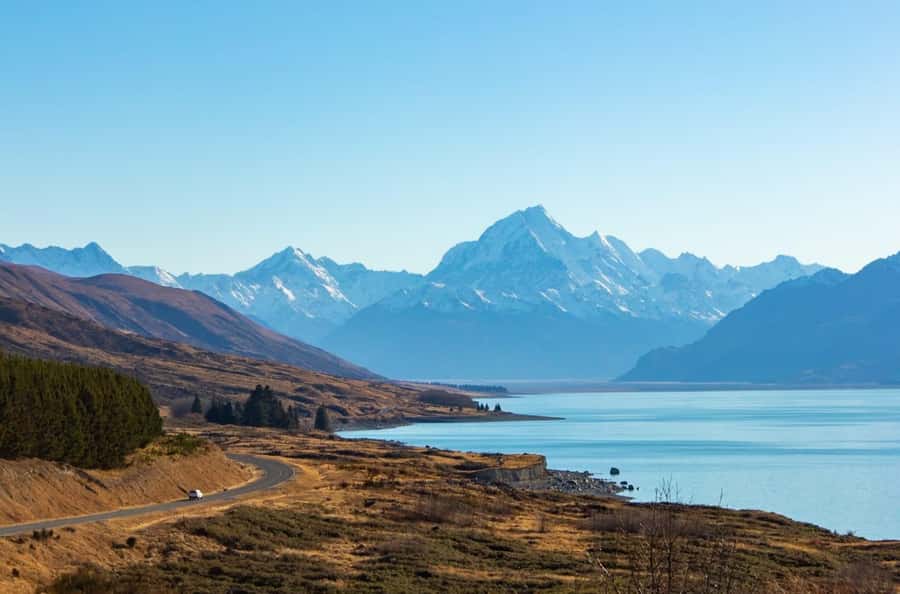 Queenstown to Christchurch via Mt Cook One-Way Tour - Guides, vehicle time, and group comfort