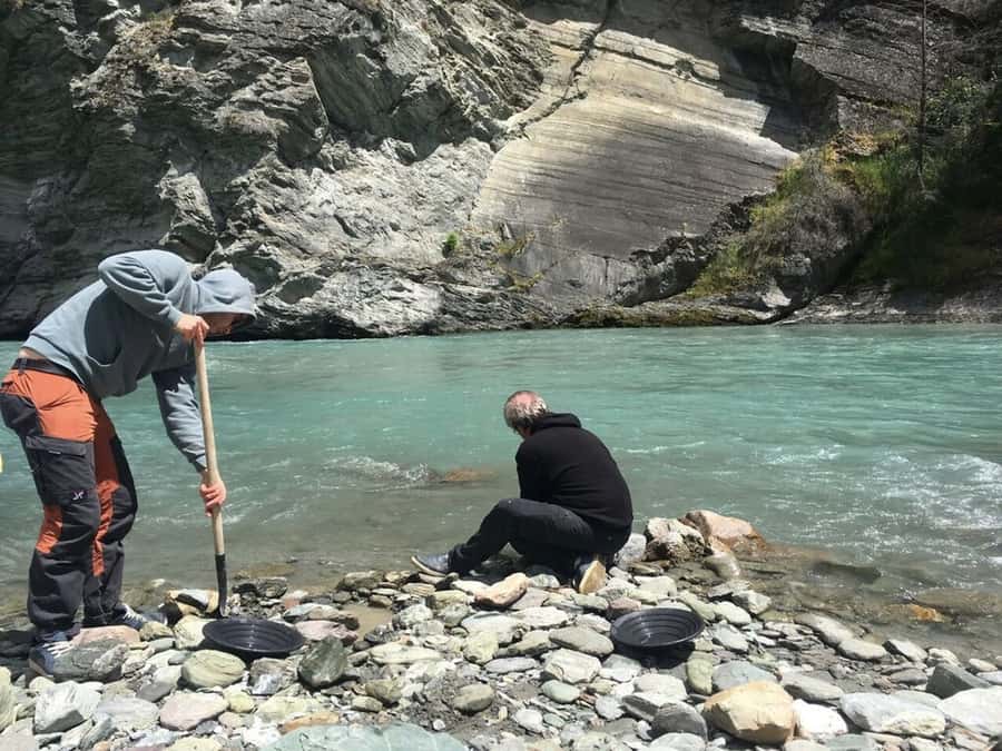 Skippers Canyon 4WD Heritage Tour from Queenstown - Māori Point connects the scenery with the gold rush