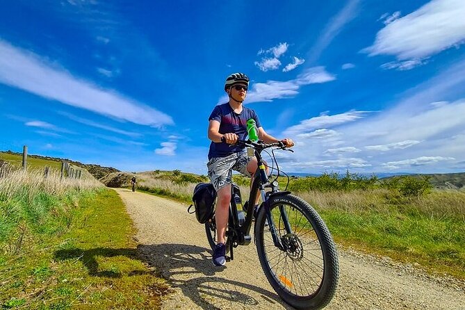 Tunnels to Station On E-Bikes - Starting in Clyde with a 9 am transfer
