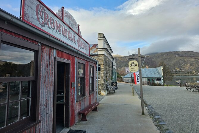 Wanaka Private Day Trip from Queenstown: TravelnGo - Cardrona’s two quick roadside stops